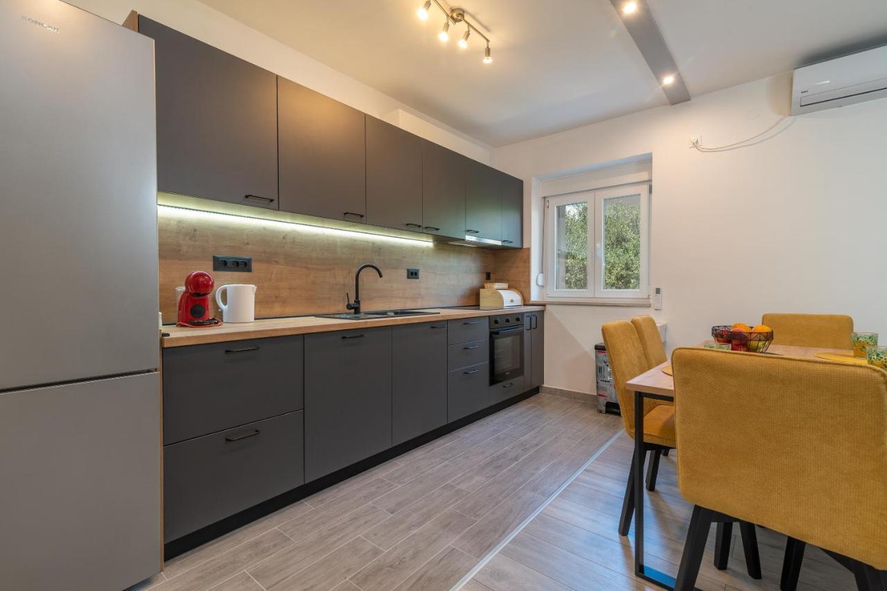 Apartman Galeb Трогир Екстериор снимка