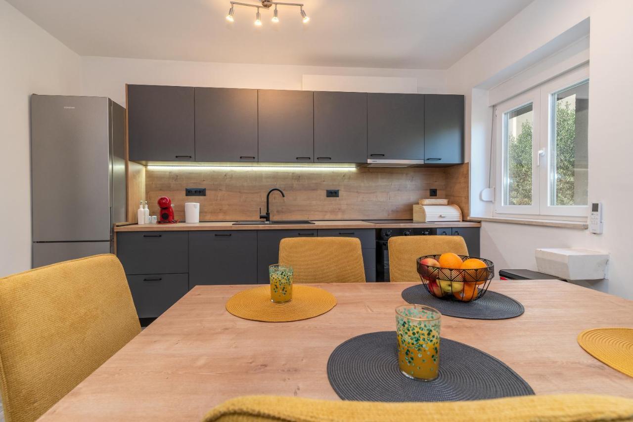 Apartman Galeb Трогир Екстериор снимка