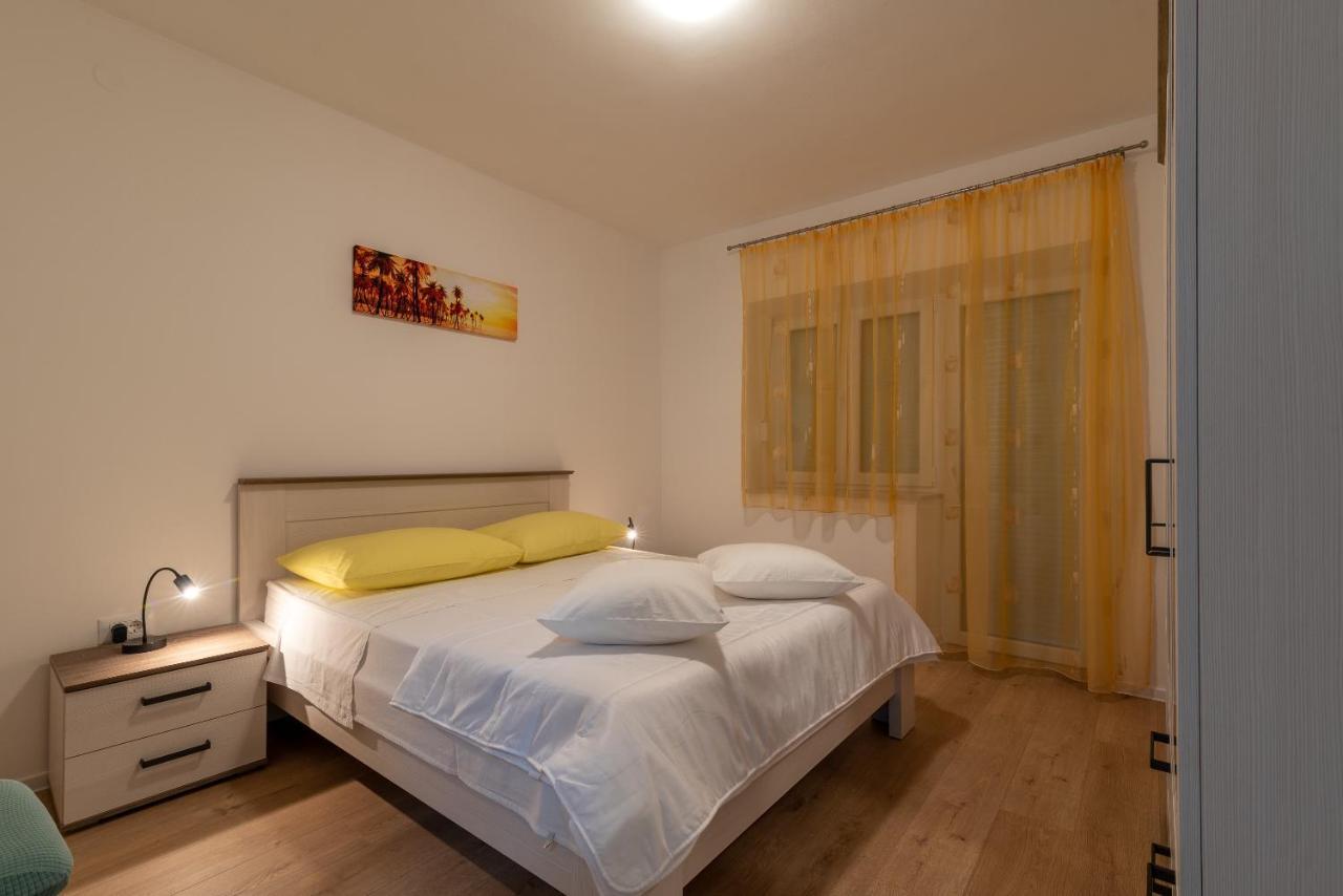 Apartman Galeb Трогир Екстериор снимка