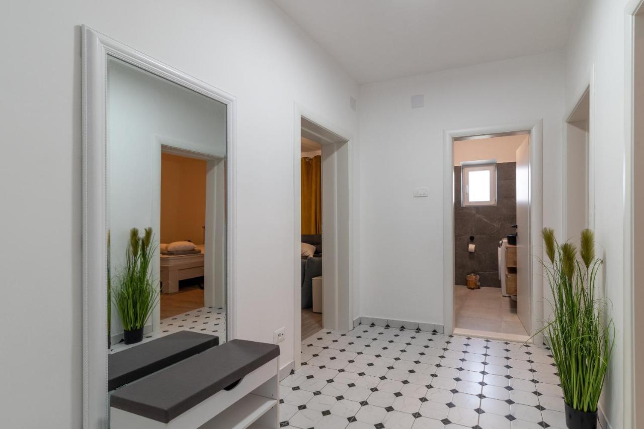 Apartman Galeb Трогир Екстериор снимка